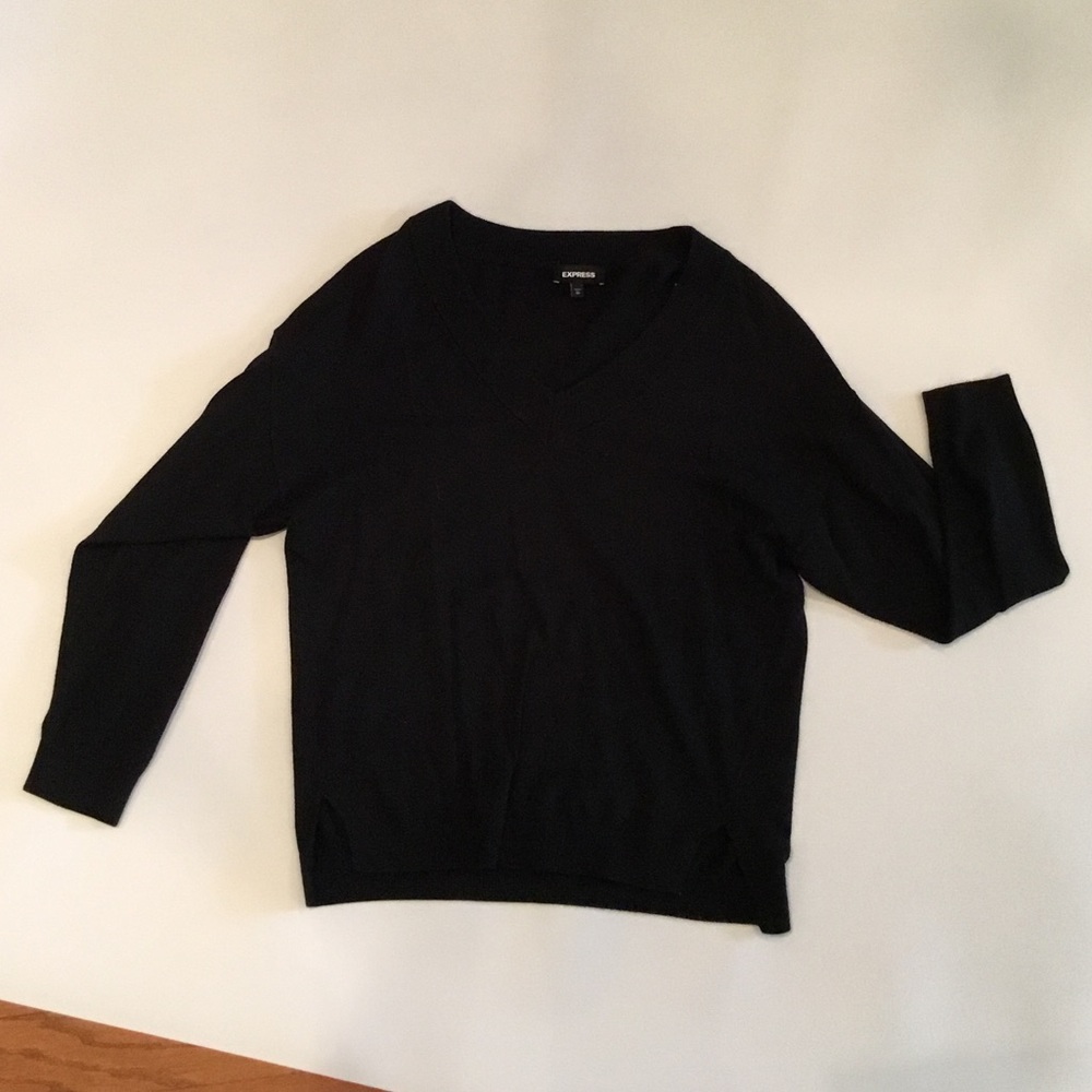BLACK SWEATER